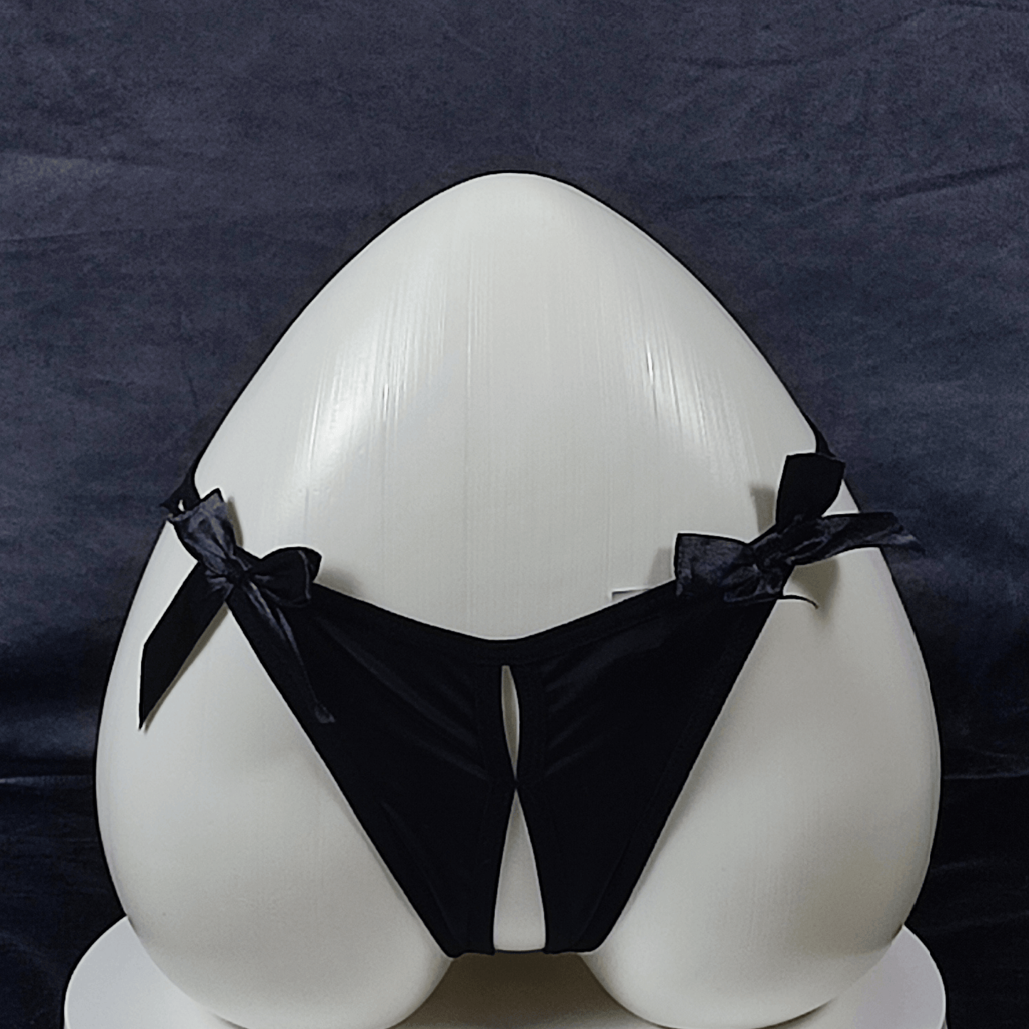 Bow Strappy Thong | Color: Black | Size: Free |