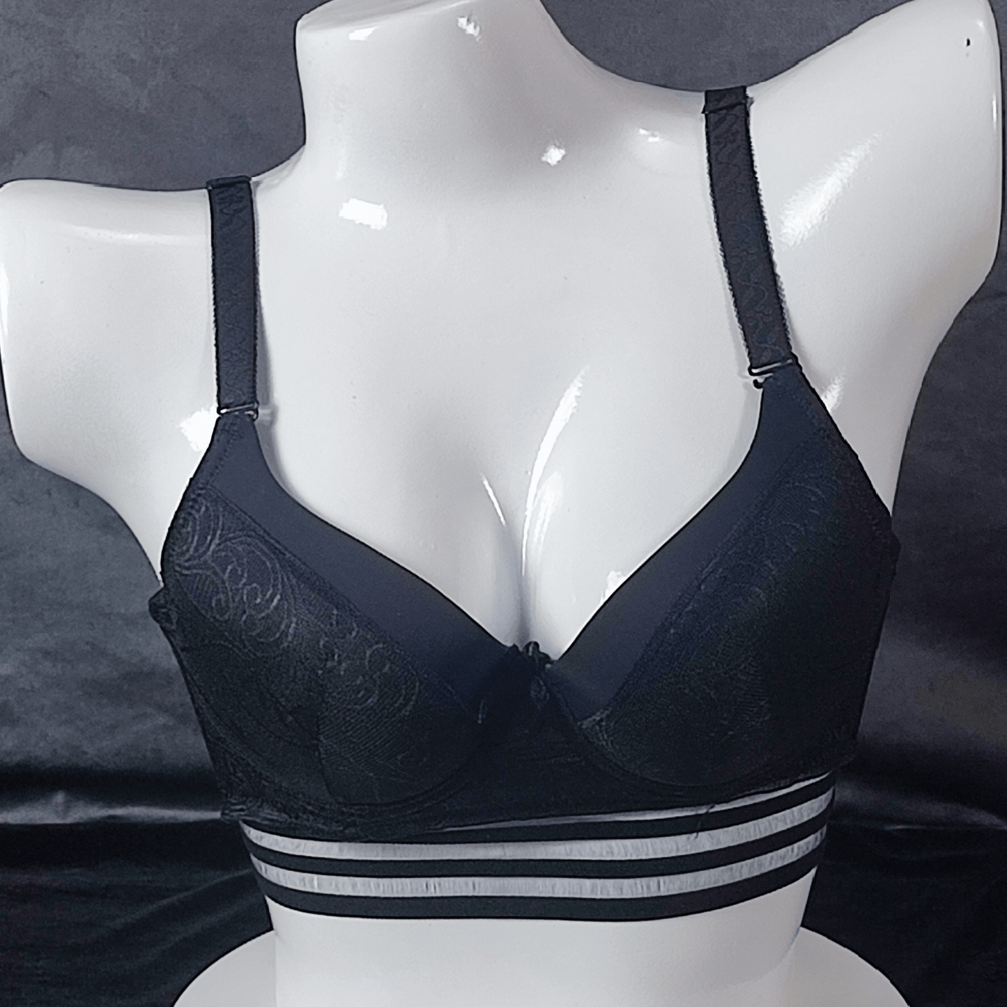 GlowEdge Bra | Color: Black | Size: 36 | Bra style: Push-up