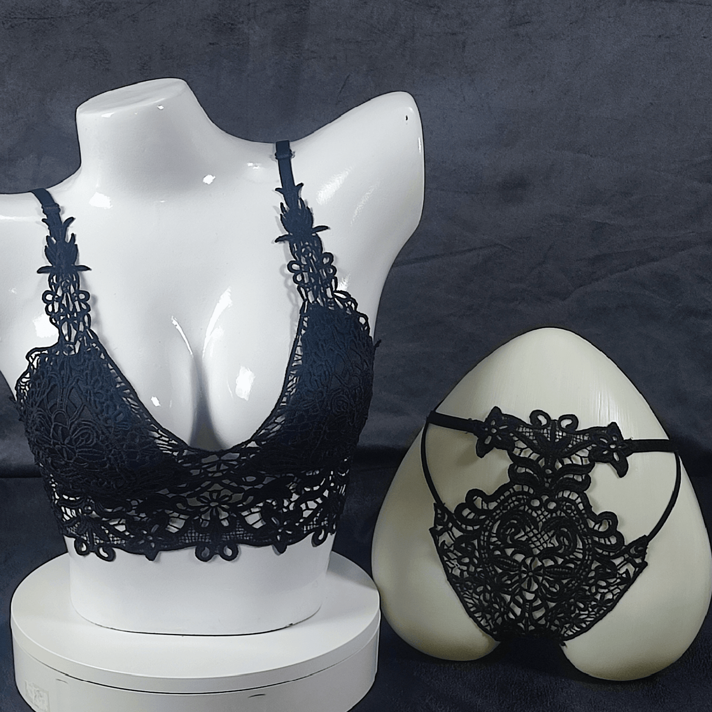 Lace Symphony Bralette Set | Color: Black | Size: S/M |