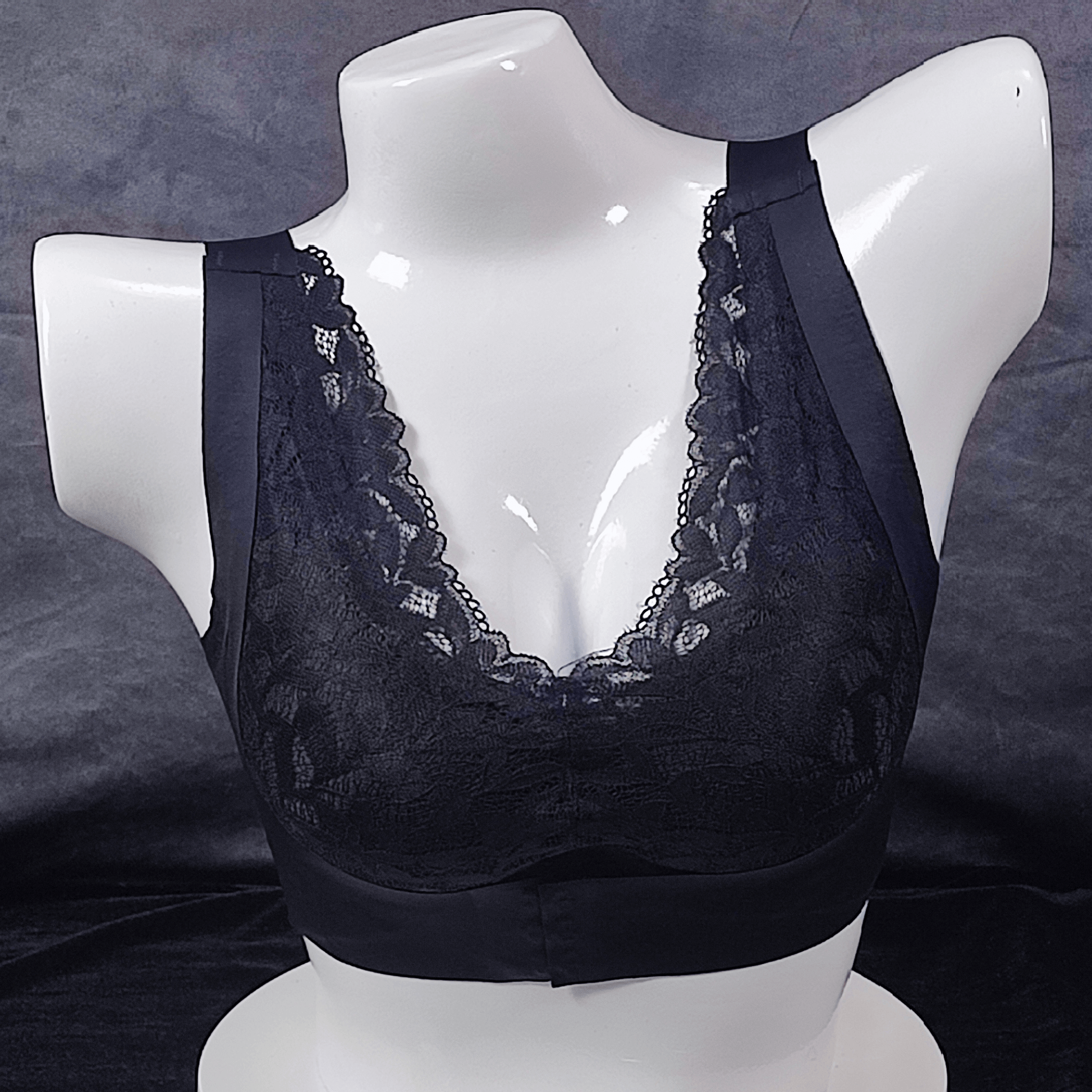 GlamFit Breeze Front Closure Bra | Color: Black | Size: Small | Bra style: Push-up