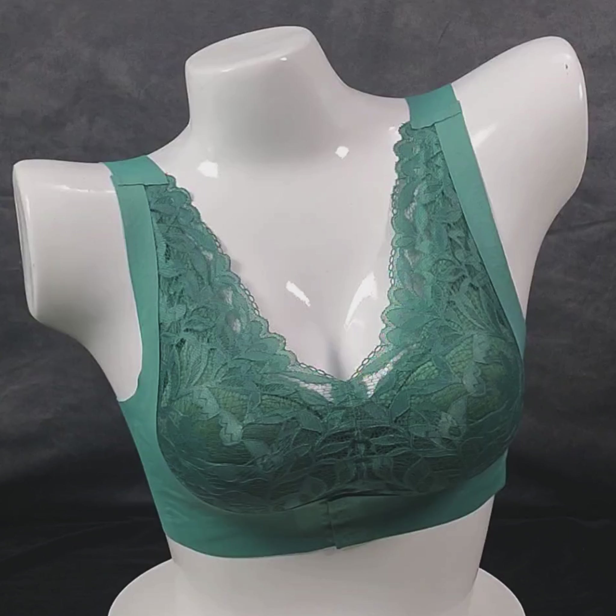 GlamFit Breeze Front Closure Bra | Color: Black | Size: Small | Bra style: Push-up