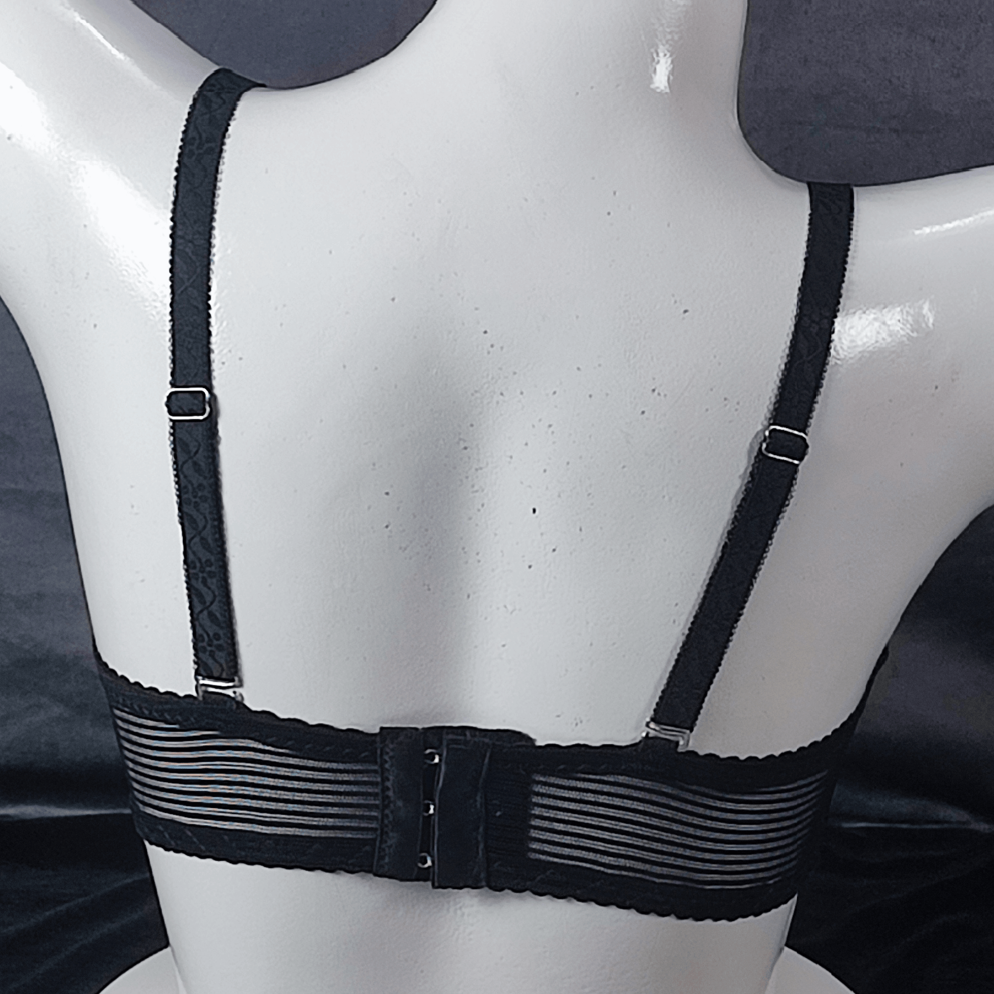 Soft & Sleek Padded Bra (Fatal Noir) - Bra - ComfyBliss